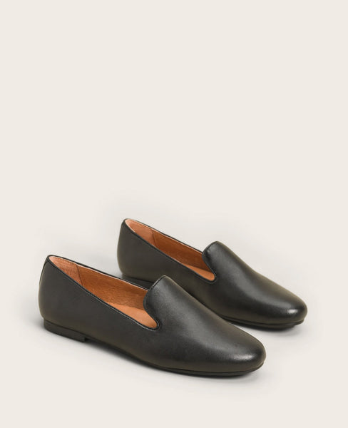 Eugene Leather Loafer Flat | Kenneth Cole